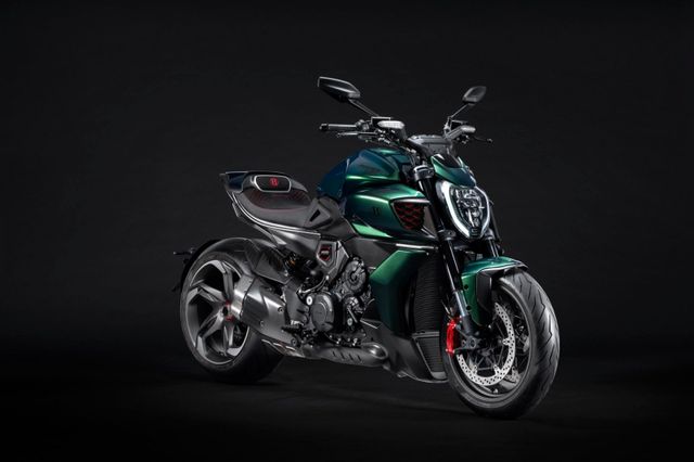 Ducati DIAVEL V4 BENTLEY