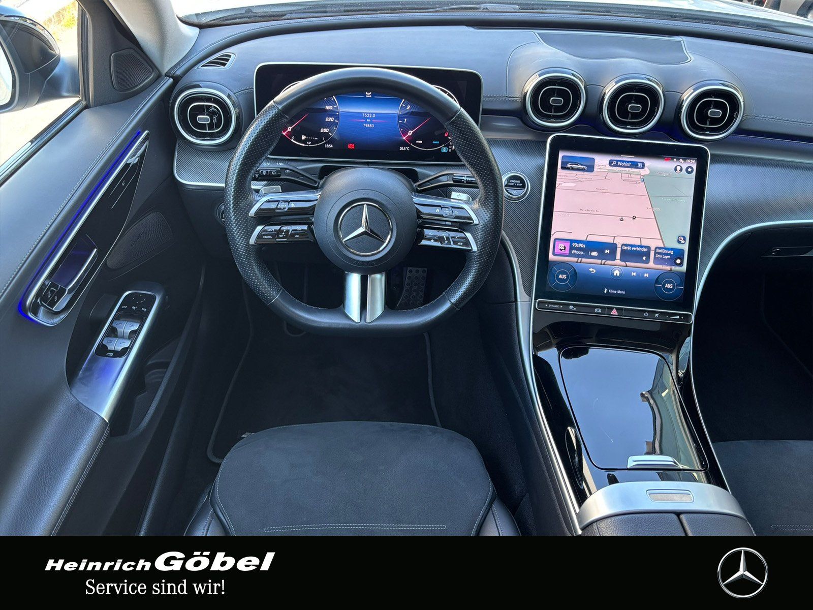 Fahrzeugabbildung Mercedes-Benz C 180 T AMG*PANO*LED*TOTWINKEL*NIGHT-PAKET*KAMER