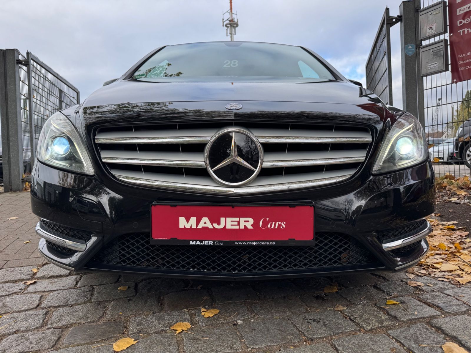 Fahrzeugabbildung Mercedes-Benz B 180 NAVI*BI-XENON*BLUETOOTH*PDC*SHZ