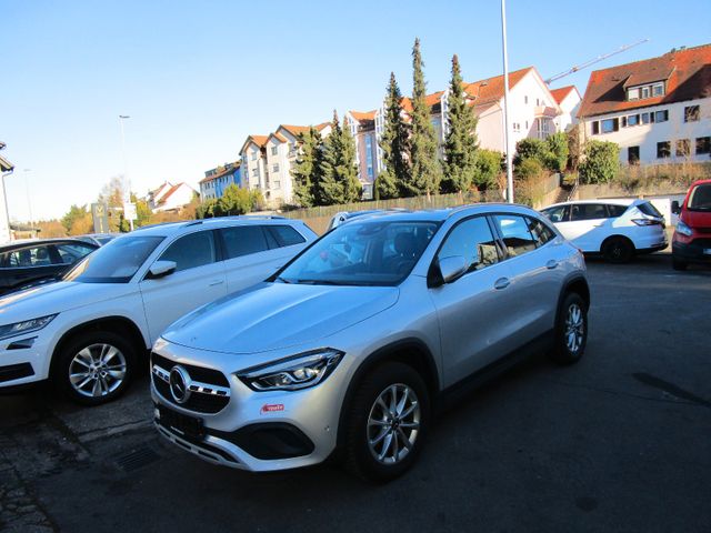 Mercedes-Benz GLA 220 d*LEDER*LED*NAVI*DISTRONIC*KAM*WIDESCREE