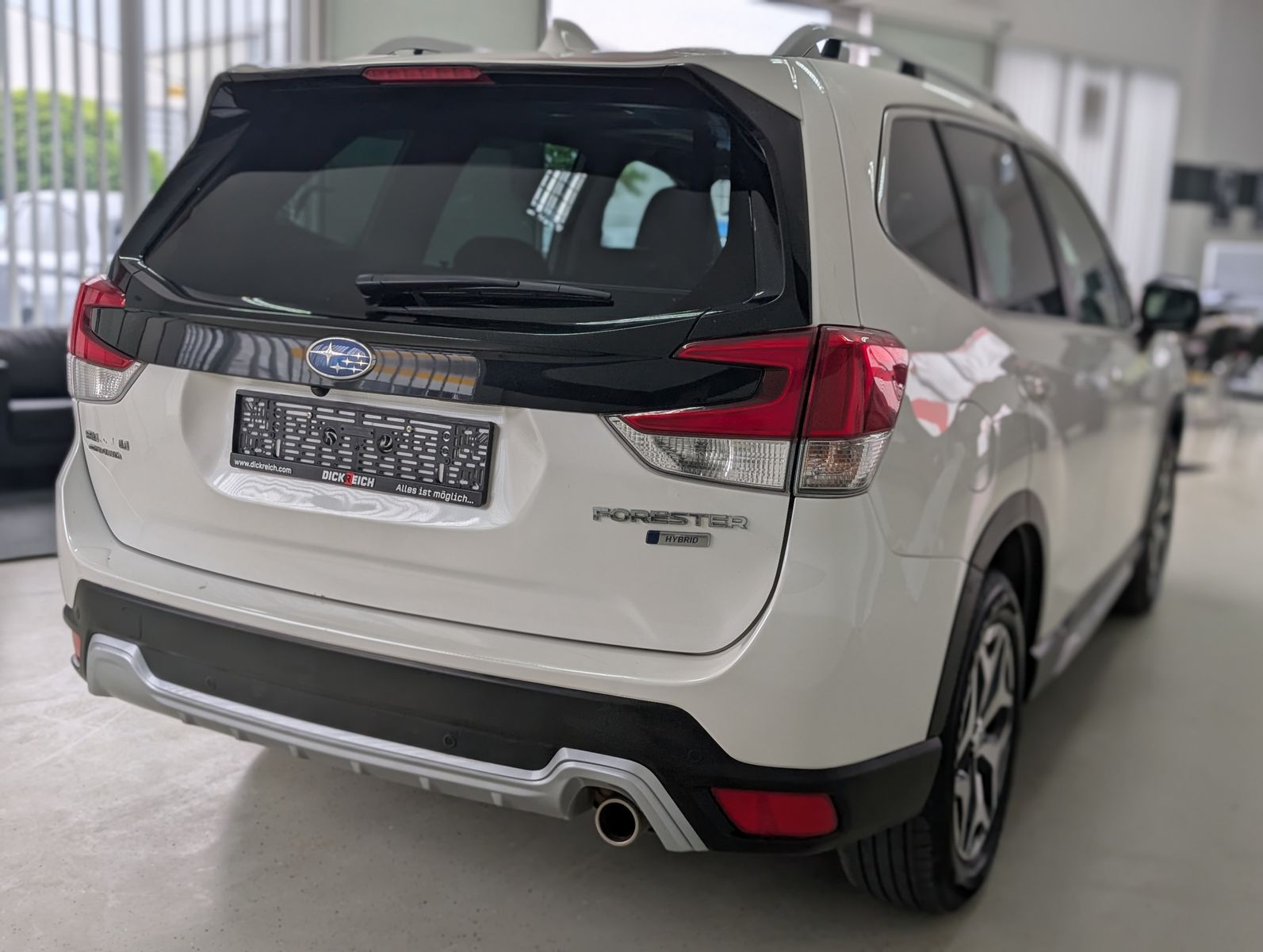 Fahrzeugabbildung Subaru Forester 2.0ie 4X4 ACC LED PANO KAM LEDER APP