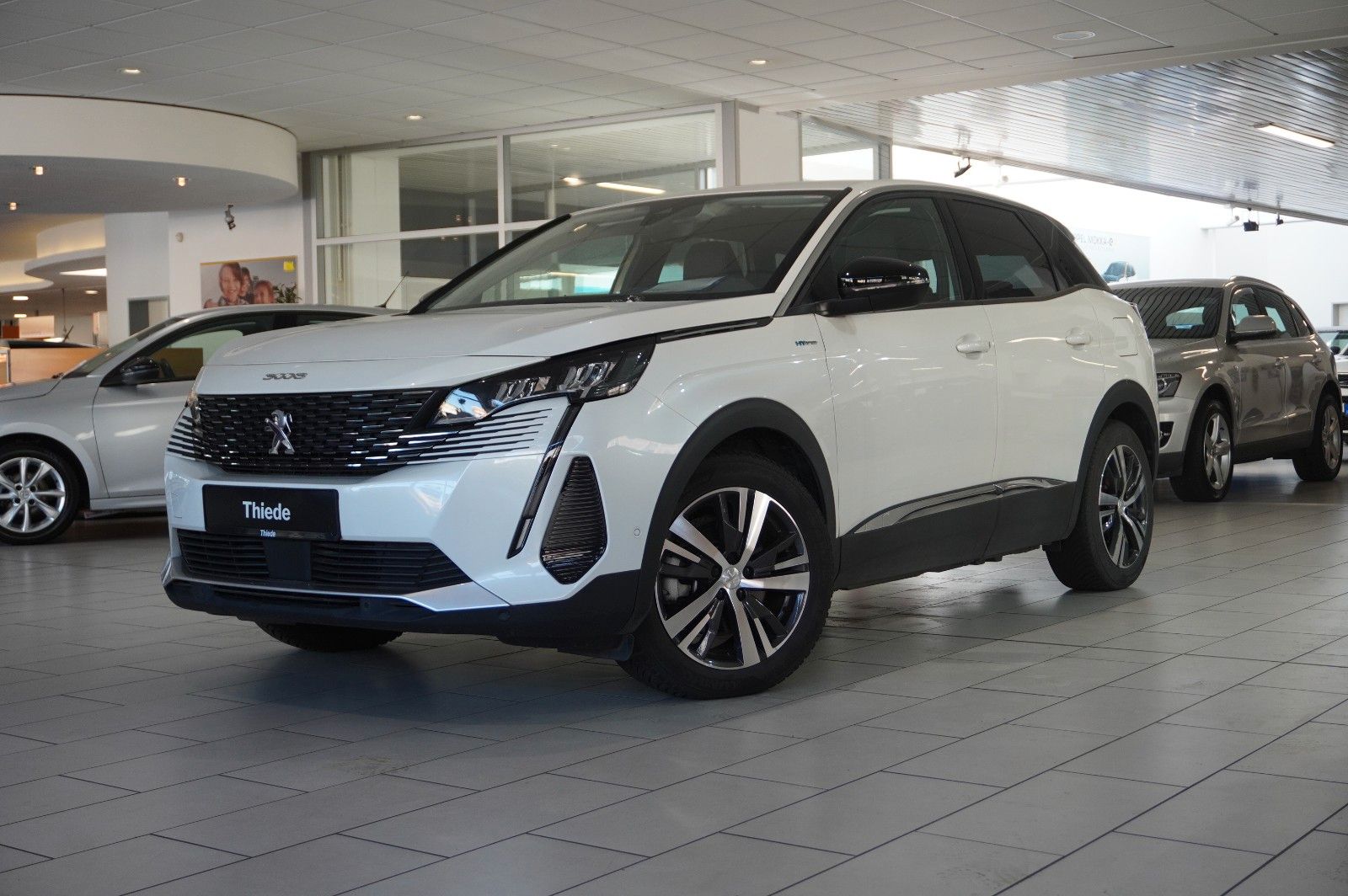 Fahrzeugabbildung Peugeot 3008 Hybrid PHEV ALLURE NAVI/LED/KAMERA/SH/AHK