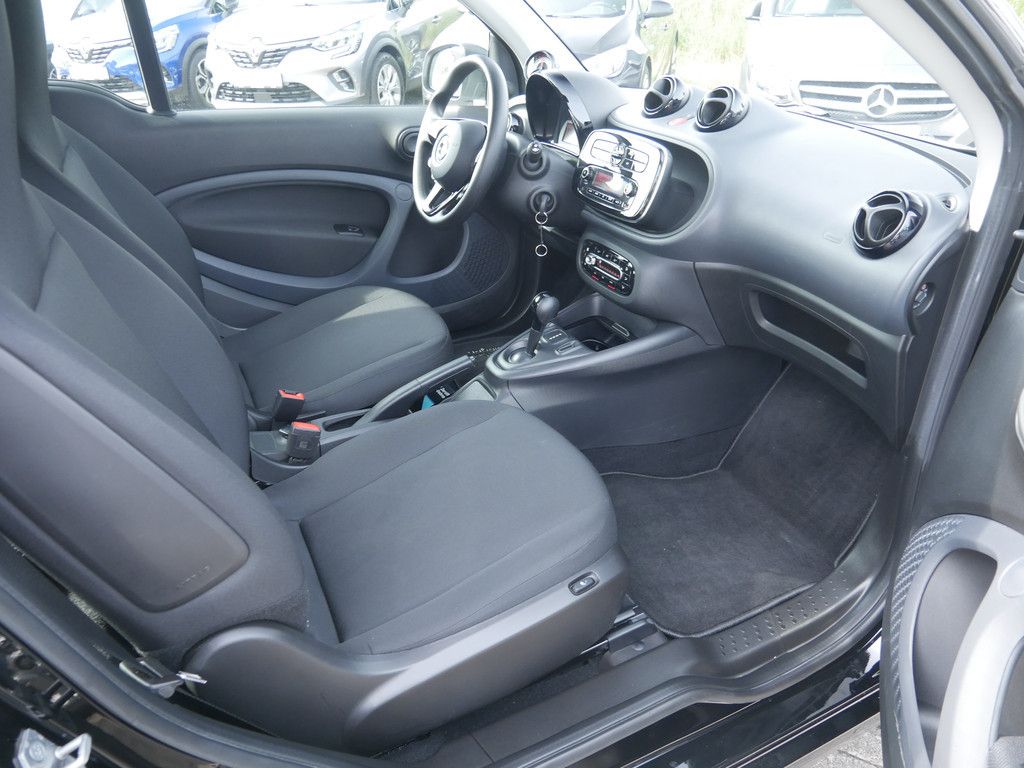 Fahrzeugabbildung Smart fortwo coupe EQ KLIMAAUTOMATIK SITZHEIZUNG