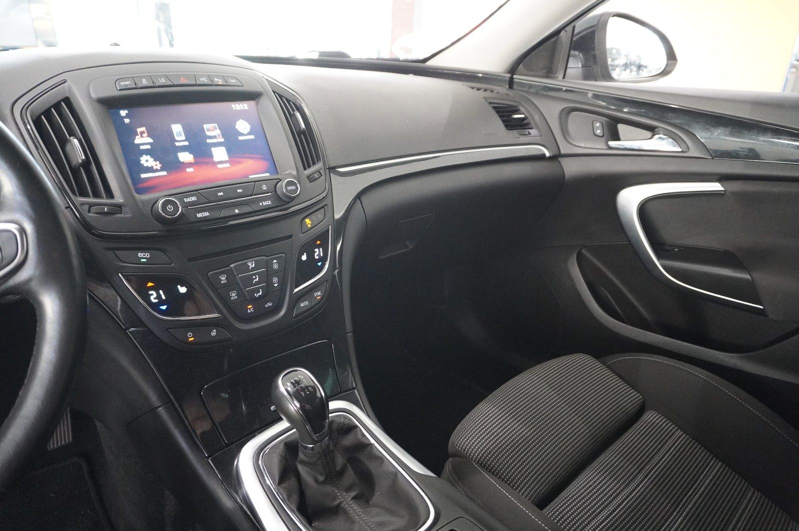 Fahrzeugabbildung Opel Insignia CT 2.0D 4X4 NAVI/LED/KAMERA/SPORT/AHK