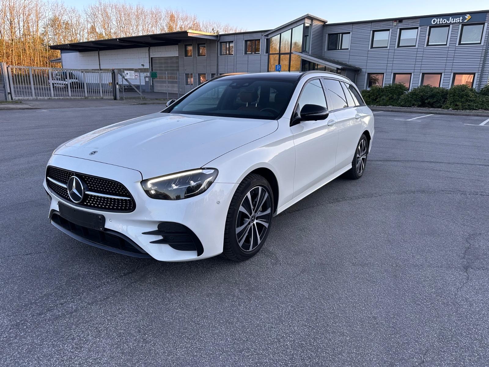 Mercedes-Benz E 300 de AMG Line  HUD PANO DESIGNO 1.Hand
