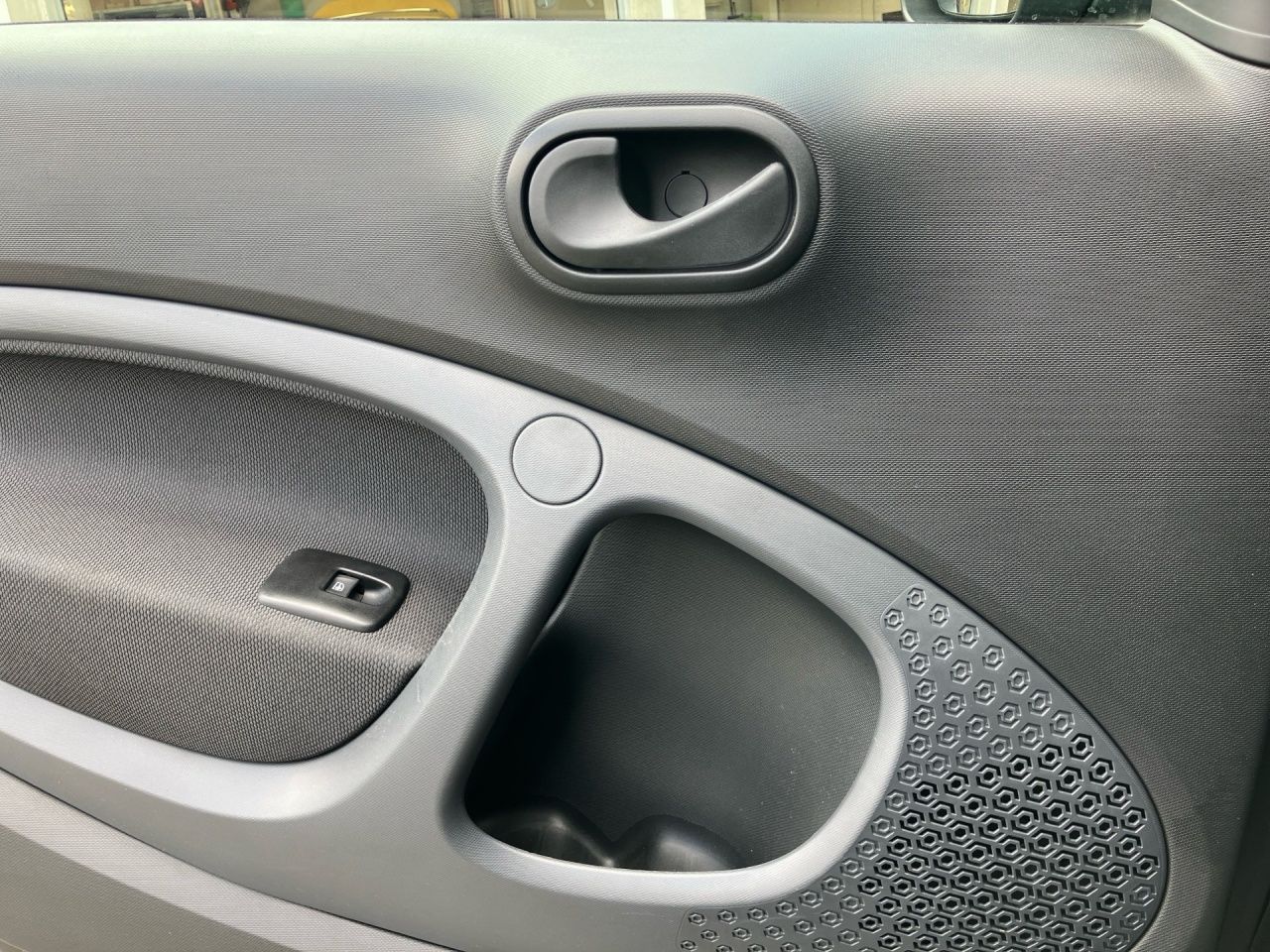 Fahrzeugabbildung Smart smart EQ fortwo 22KW+SITZHEIZ+KLIMAAUTO+DAB+USB
