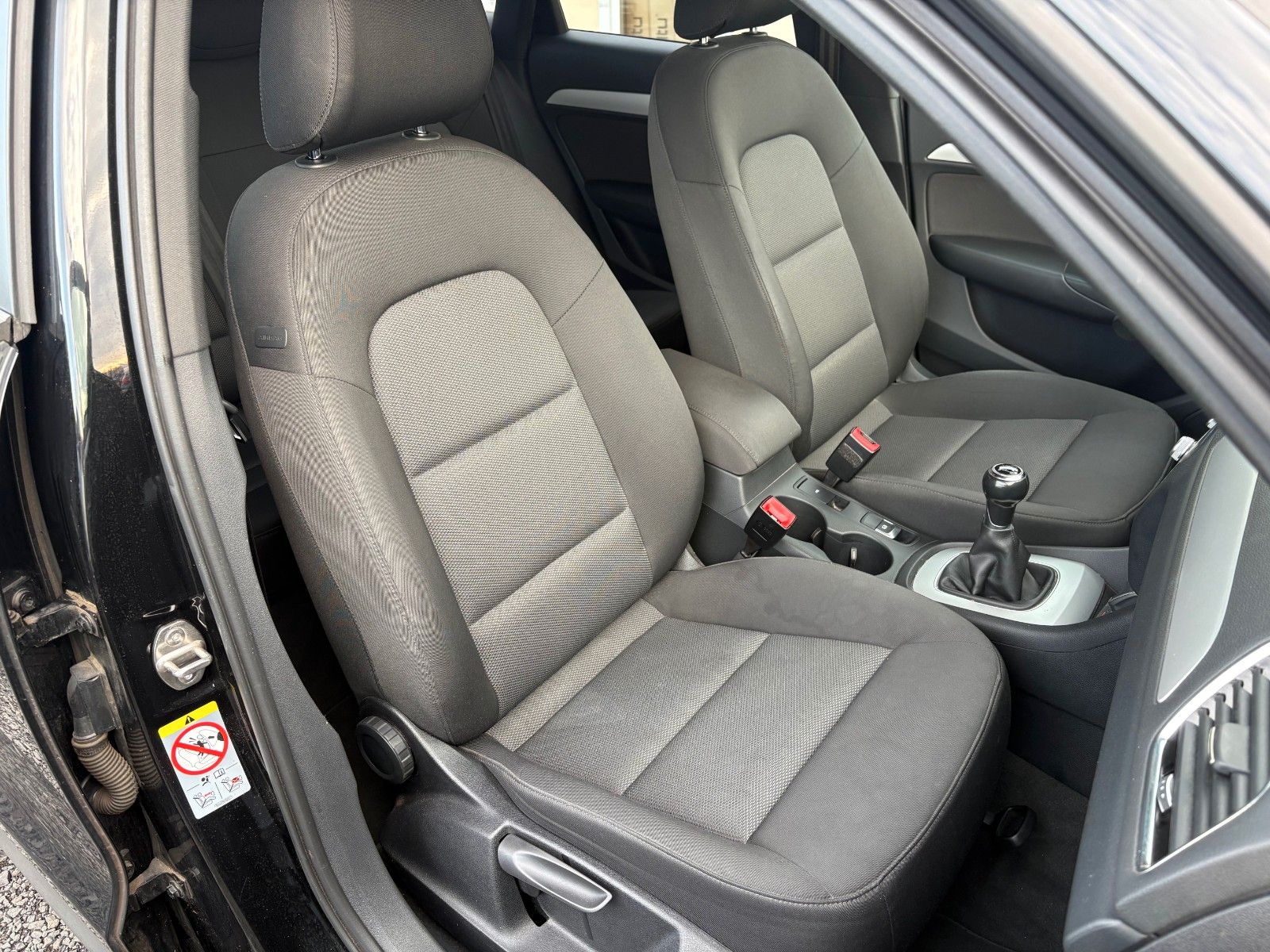 Fahrzeugabbildung Audi Q3 2.0 TDI basis Navi Xenon Tempomat SPORTFWK