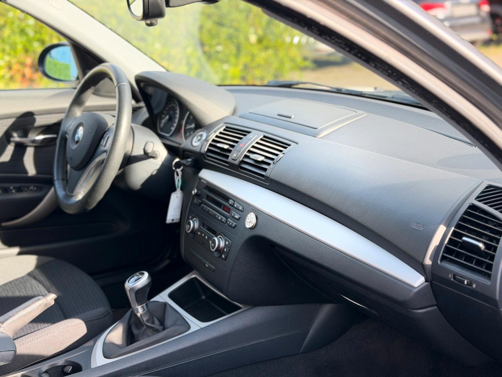 BMW 120 i Limousine*Advantage*PDC*Klimaauto*Tempomat