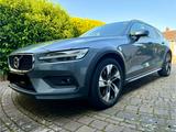 Volvo V60 Cross Country D4 AWD AHK Leder Kamera - graue Volvo V60 Cross Country