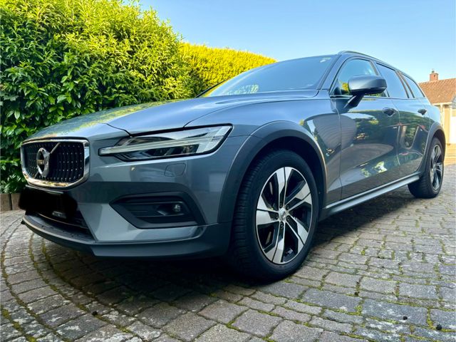 VOLVO V60 CC