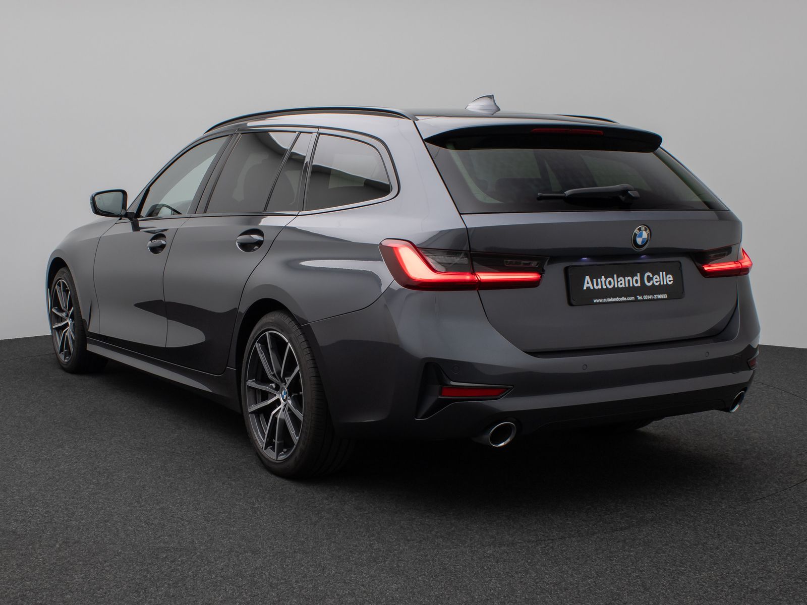 Fahrzeugabbildung BMW 320d xD  Sport Line Panorama DAB H/K Stop&Go AHK