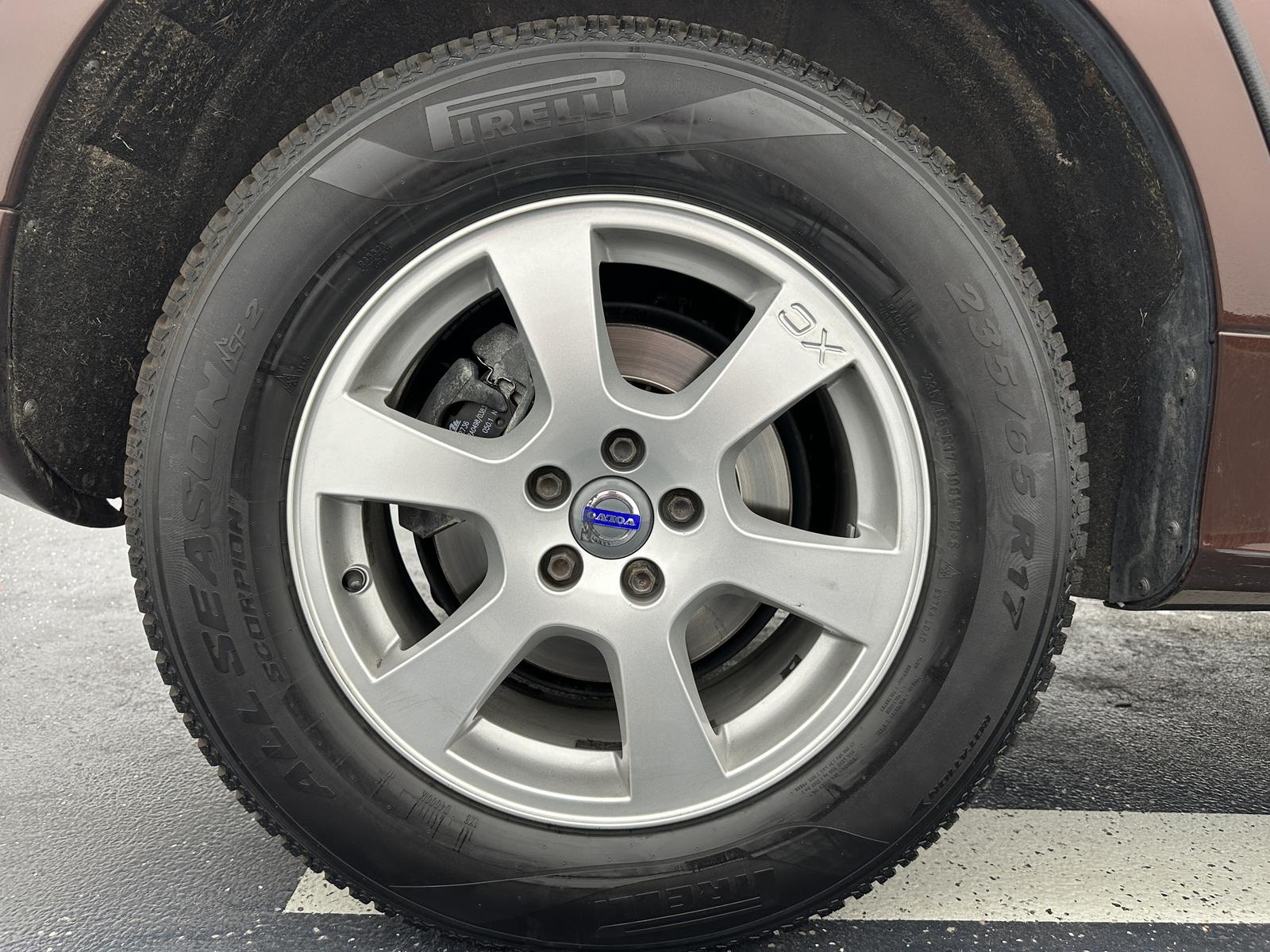 Volvo XC60 Summum 2WD "LEDER-NAVI-PANO-SITZH-PDC-ALU"