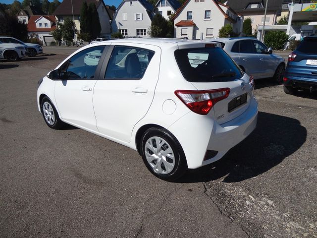 Fahrzeugabbildung Toyota Yaris Comfort/Automatik/1.Hd/Kam/4-Türig/