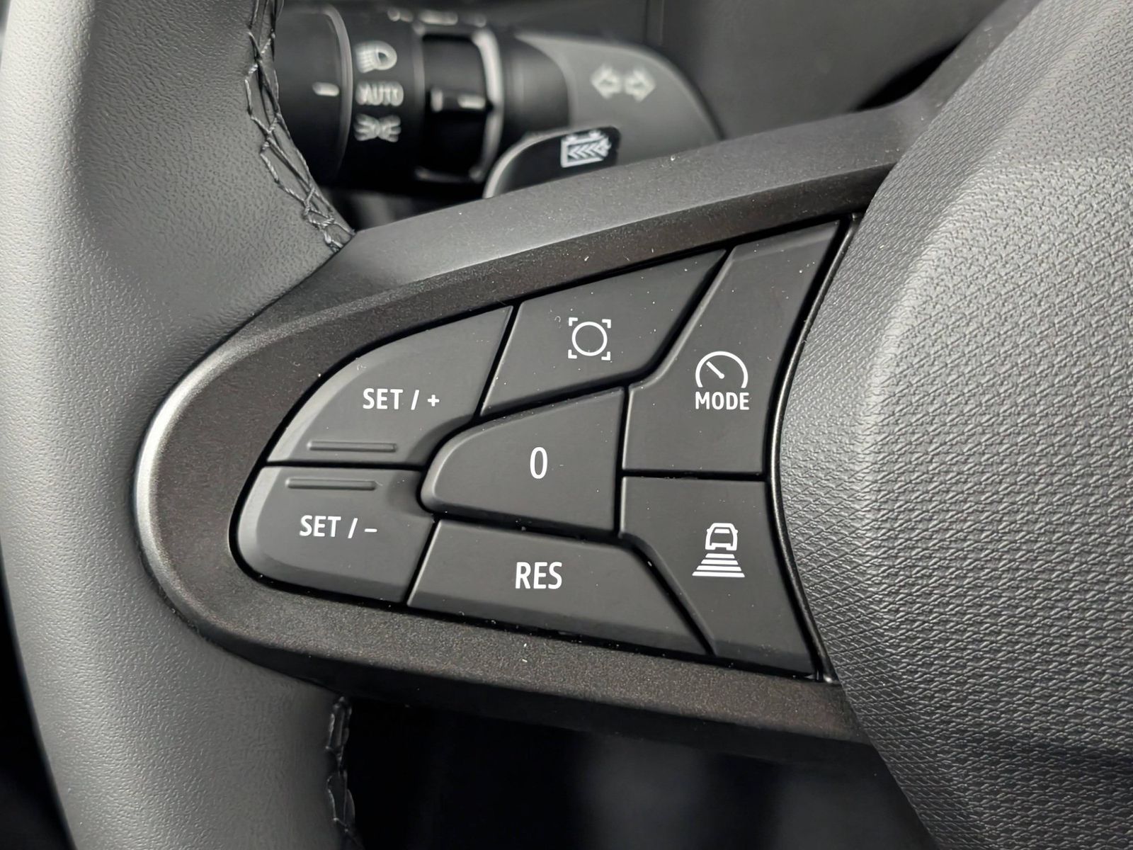 RENAULT Twingo E-TECH Techno 80 Urban Range 18-Zoll – Bild 37