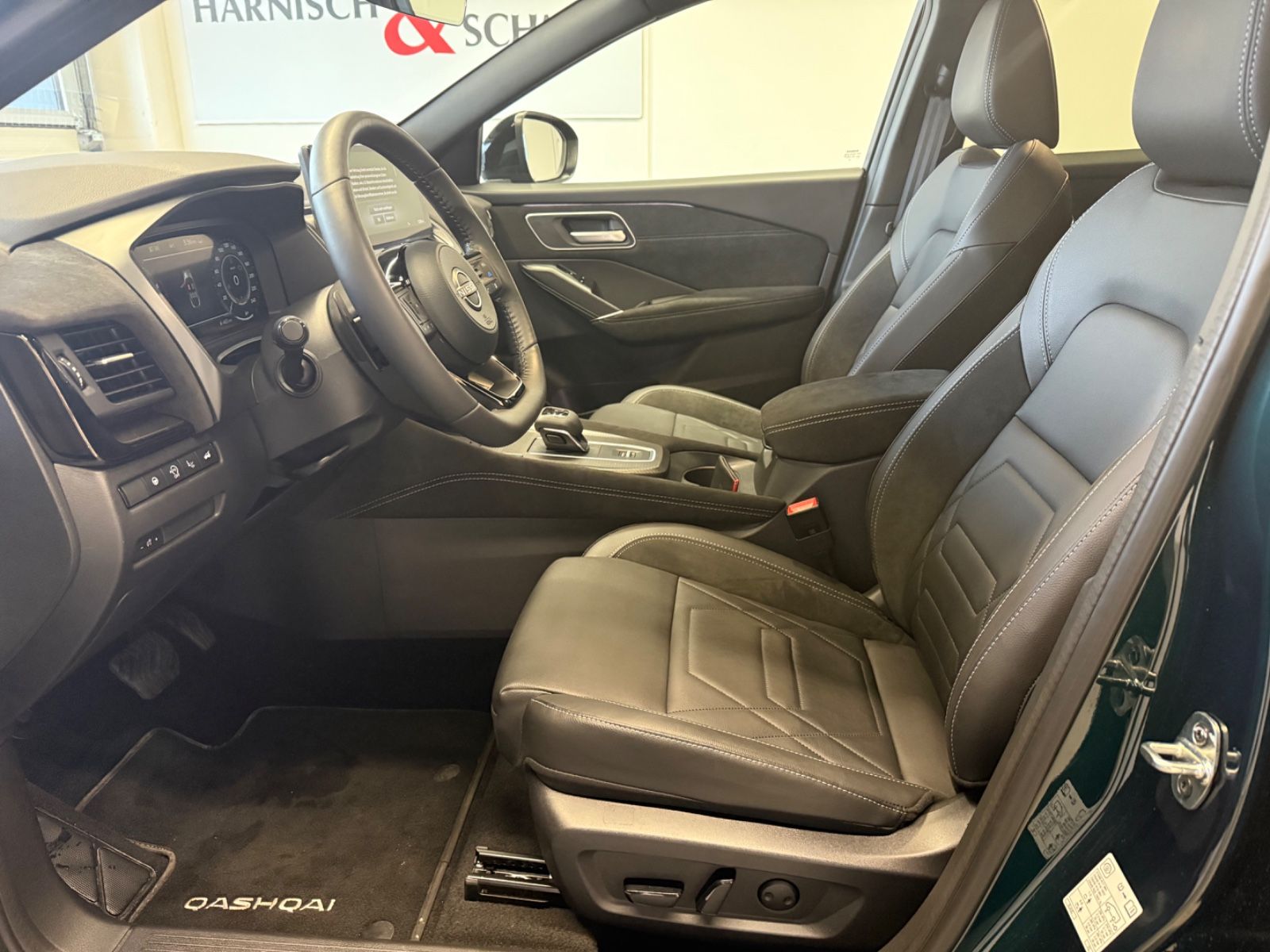 Fahrzeugabbildung Nissan Qashqai N-Design Komfort Paket Plus