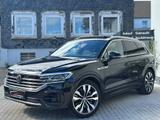 Volkswagen Touareg R-Line Elegance 4Motion *NACHTSICHT*PANO - Diesel Gebrauchtwagen in Gelsenkirchen