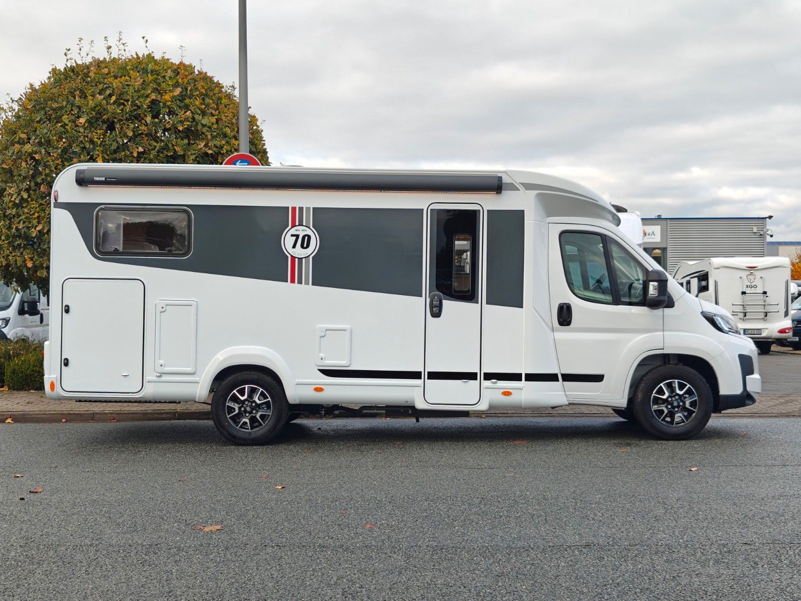 Fahrzeugabbildung LMC Tourer T 660 G -  663 70 Jahre, 140PS -