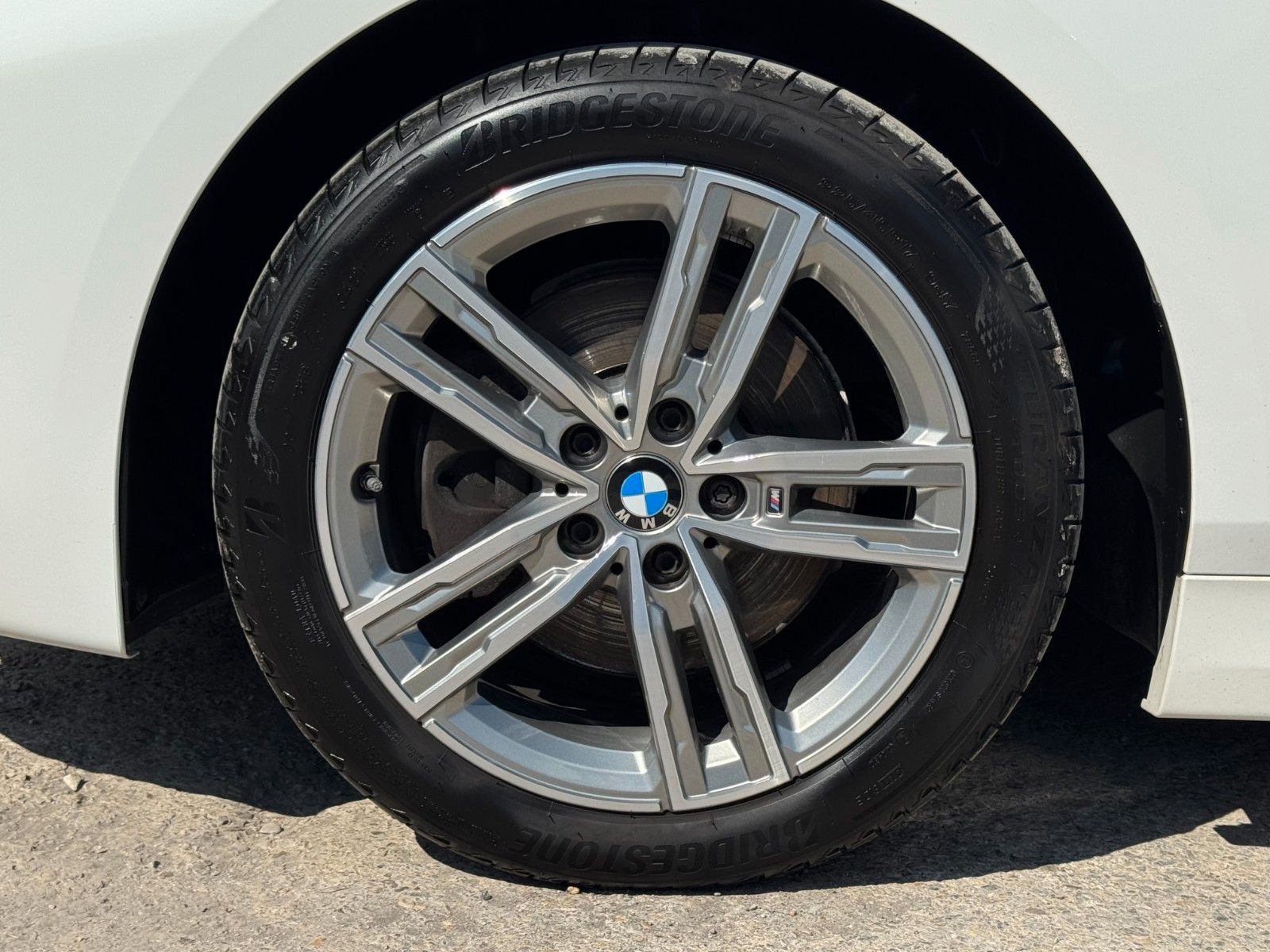 Fahrzeugabbildung BMW 118i F40 M Sport LED PDC Temp HiFi Navi LCProf.