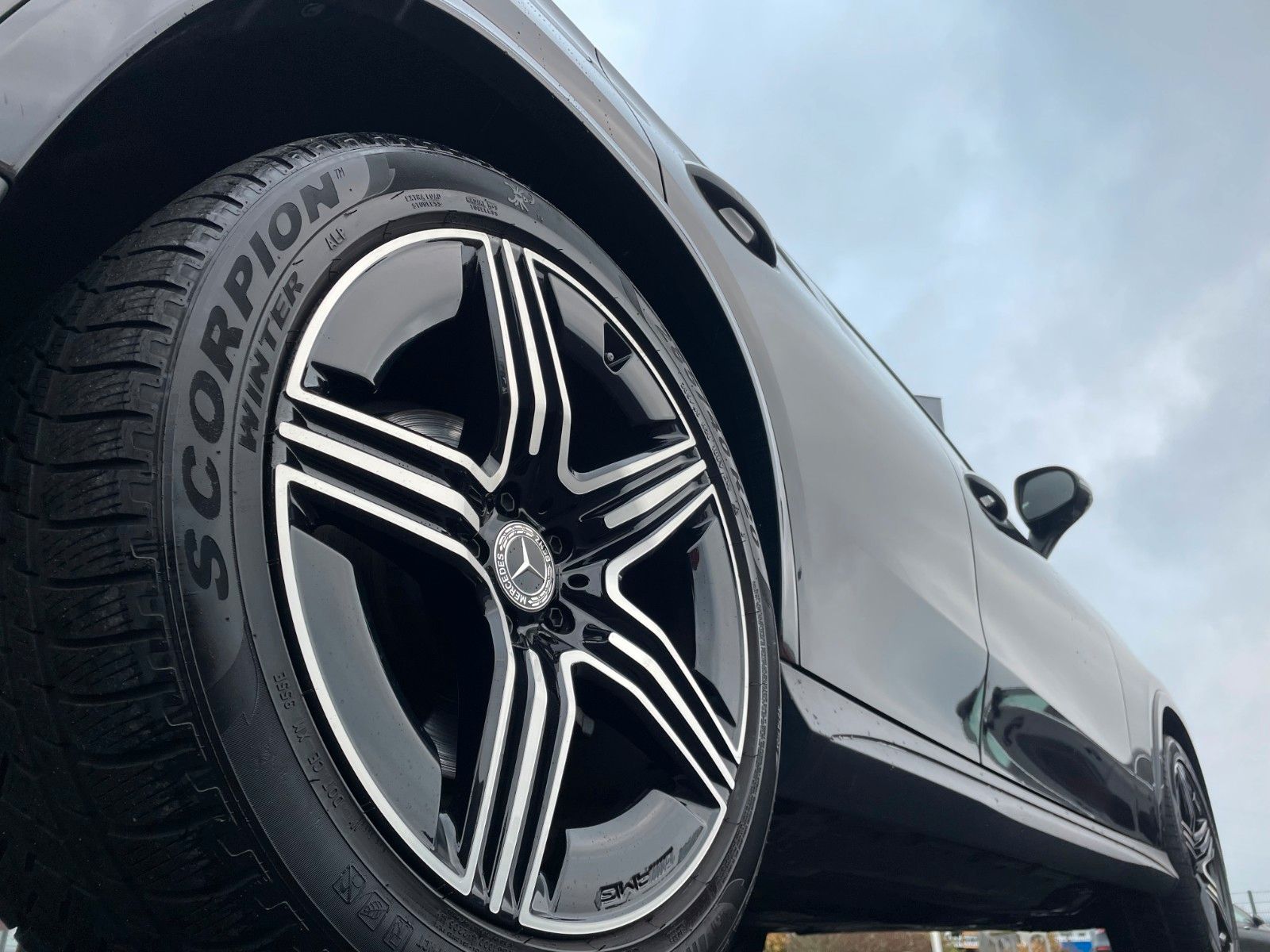 Fahrzeugabbildung Mercedes-Benz GLC 300d AMG+Digital+Distr+Pano+AirM+AHK