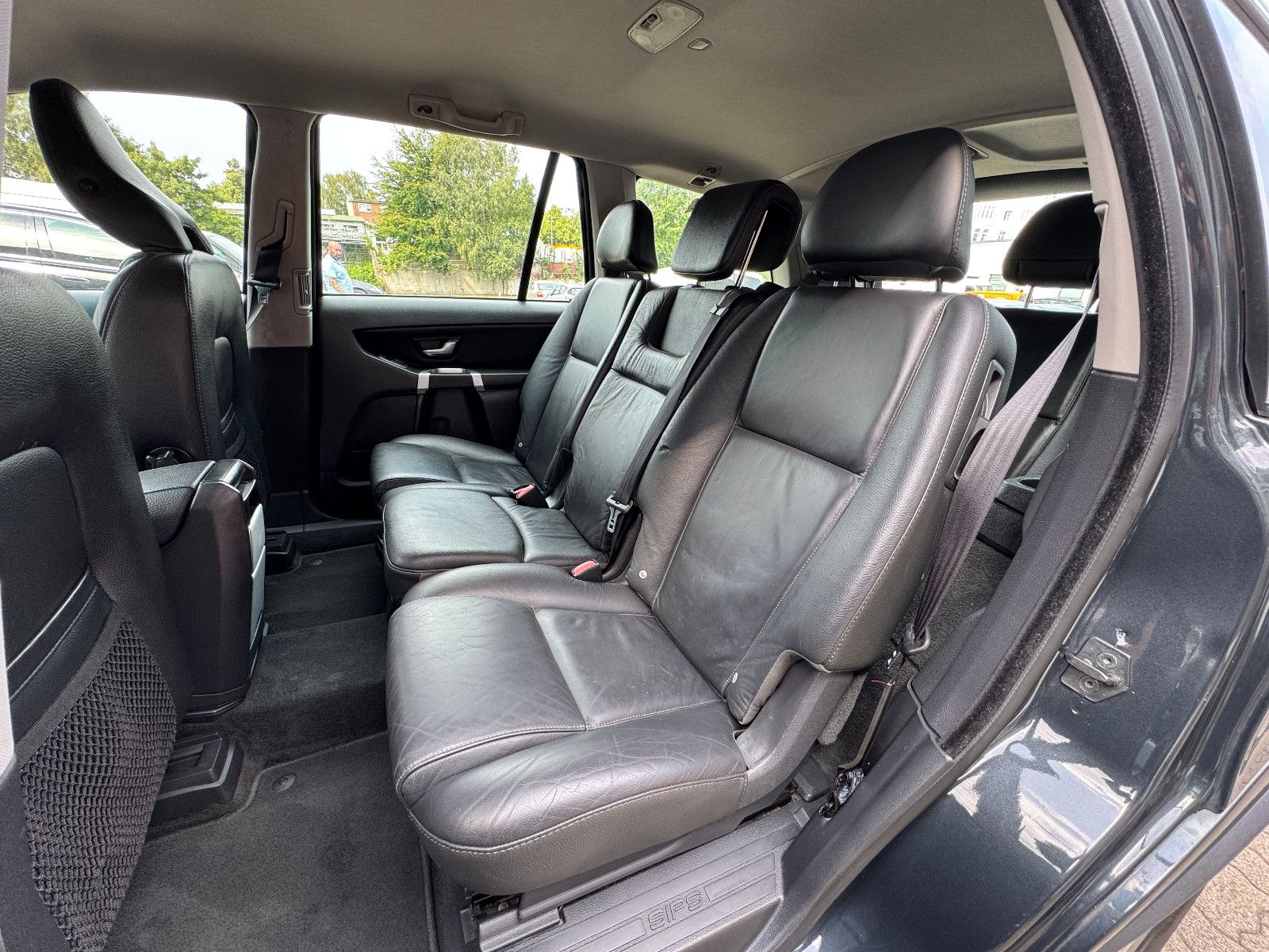 Fahrzeugabbildung Volvo XC90 2.4 D5 AWD GEARTRONIC 7-SITZER VOLL TÜV NEU