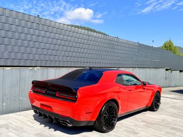 Dodge Challenger - 8
