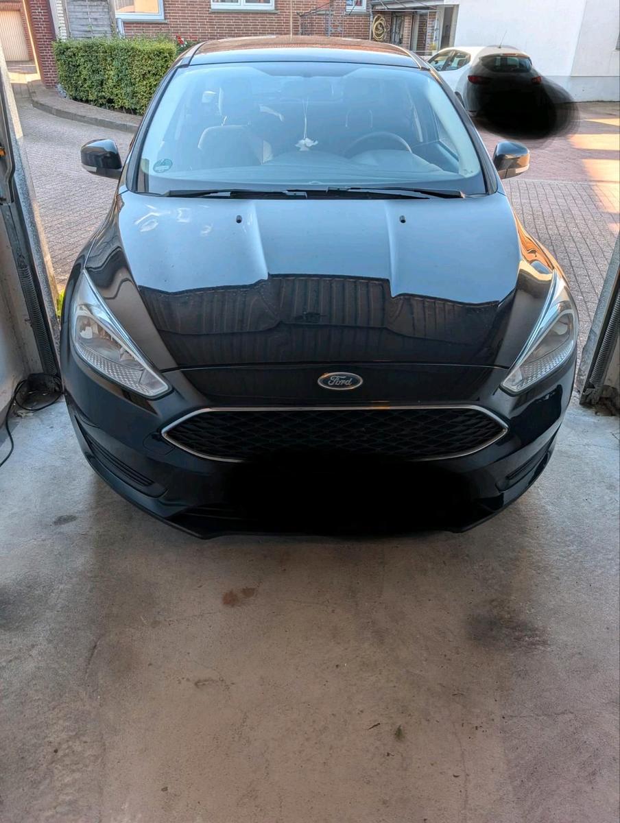 Ford Focus 2015 — rear view