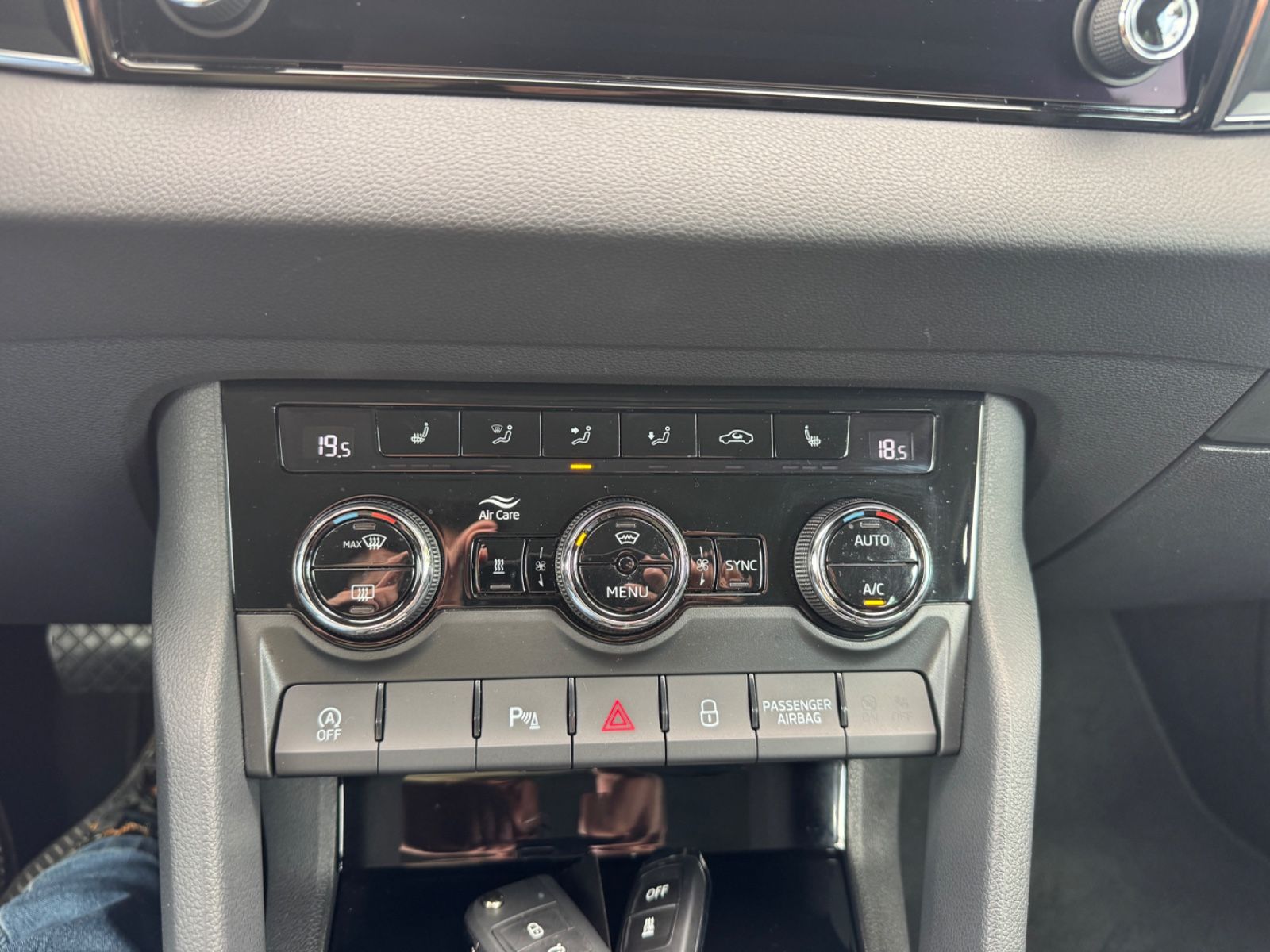 Fahrzeugabbildung SKODA Karoq Style LED+Navi+ACC+Kamera+Standheizung