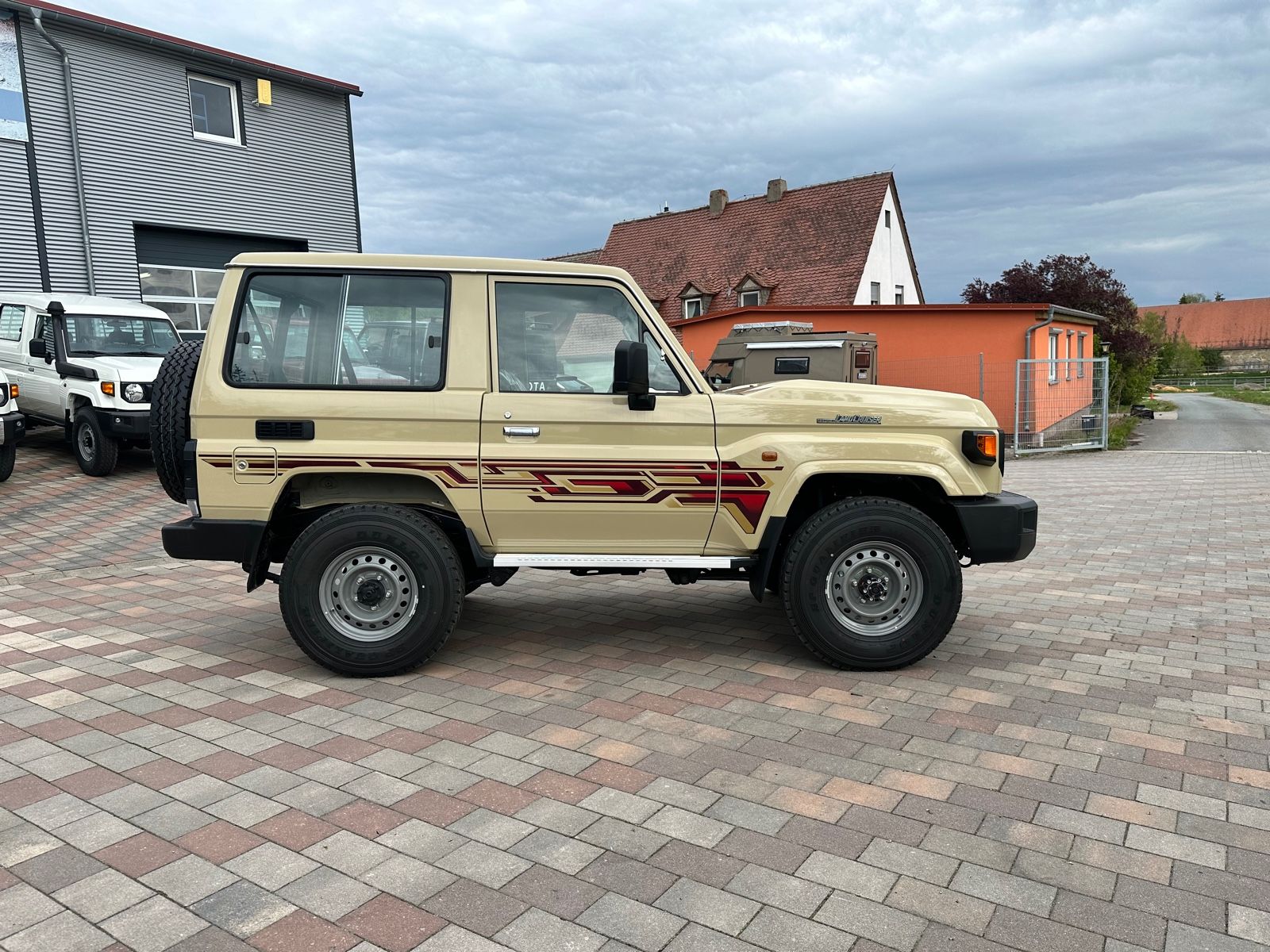 Toyota Land Cruiser GRJ 71 LX Automatik Facelift 2025 imagem 3