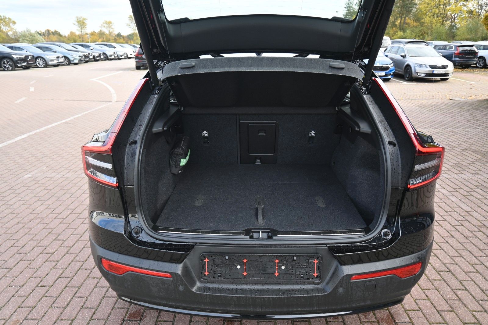 Fahrzeugabbildung Volvo C40 Plus BEV Twin Motor AWD*Pano*20 Zoll*STHZG*