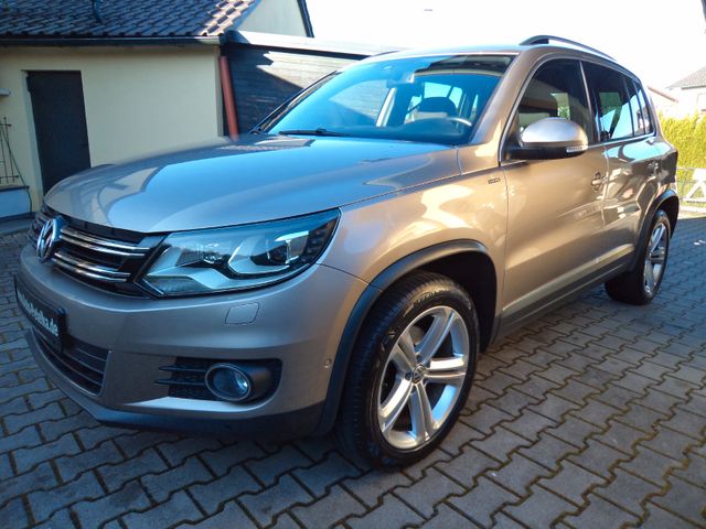 Volkswagen Tiguan 2,0TD-Sport&Style-AHK-NAVI-4x4-DSG-TOP Zu