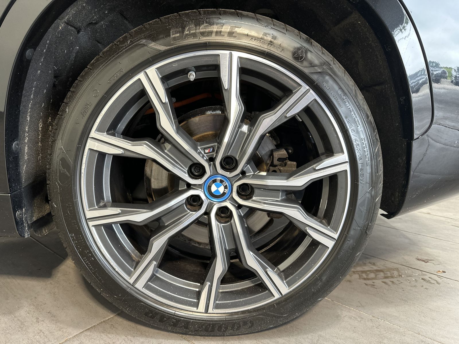 Fahrzeugabbildung BMW X1 xDrive25e M-Sport NAV+LED+HIFI+KAM+KEYLESS-GO