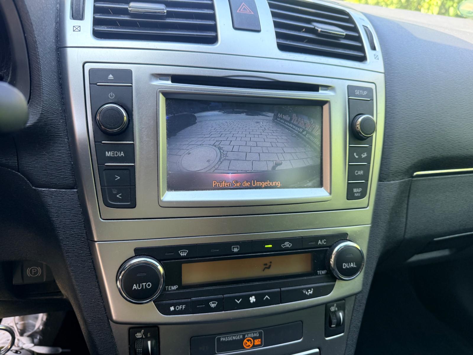 Toyota Avensis 2014 — photo 33