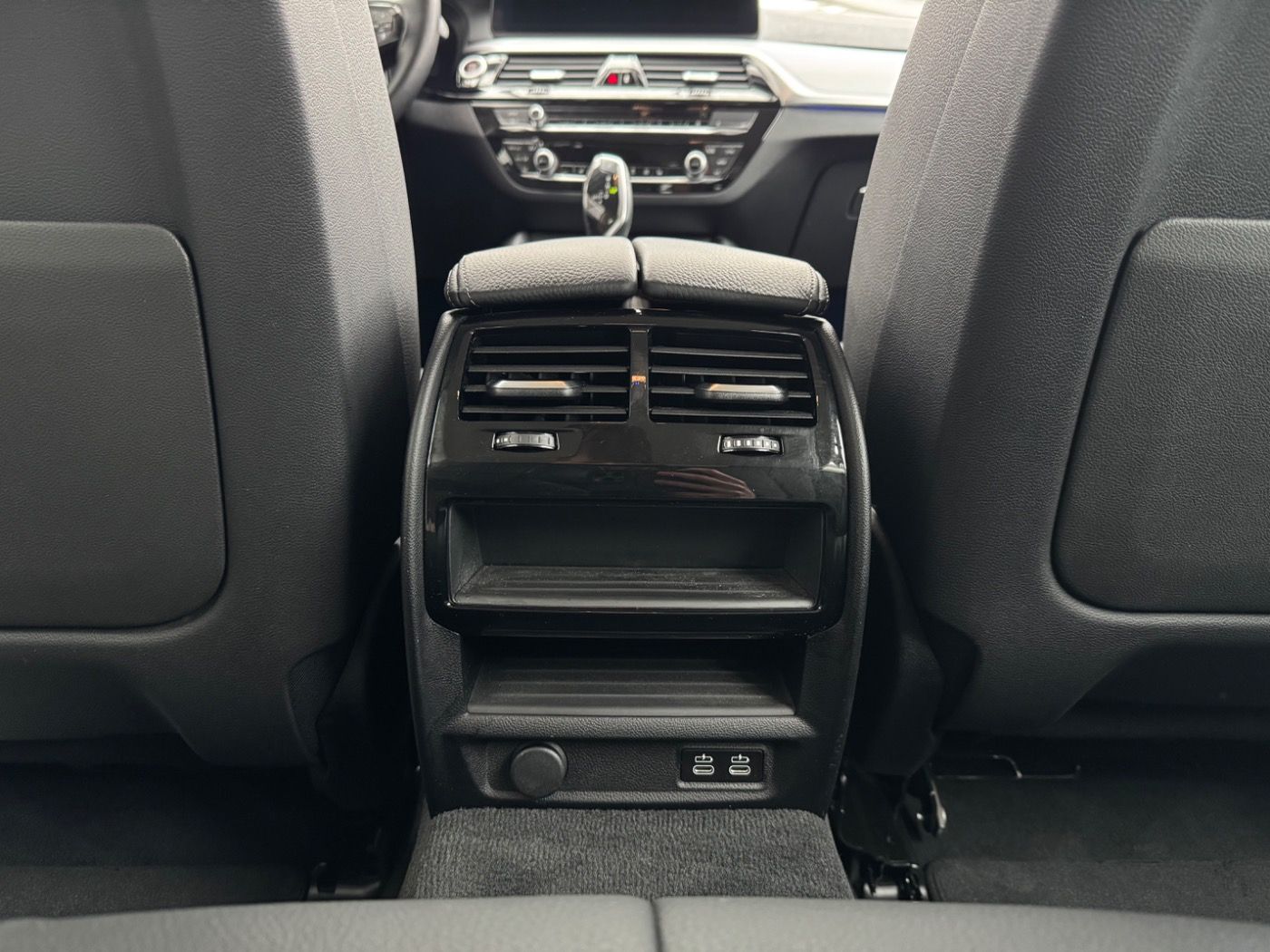 Fahrzeugabbildung BMW 530i Touring LKH/SoftClose 2 JAHRE GARANTIE