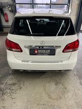 Mercedes-Benz B 180 Aut. Urban Sports Tourer+1.Hd+PDC+SHZ+17" - Mercedes-Benz B 180: Sports Tourer