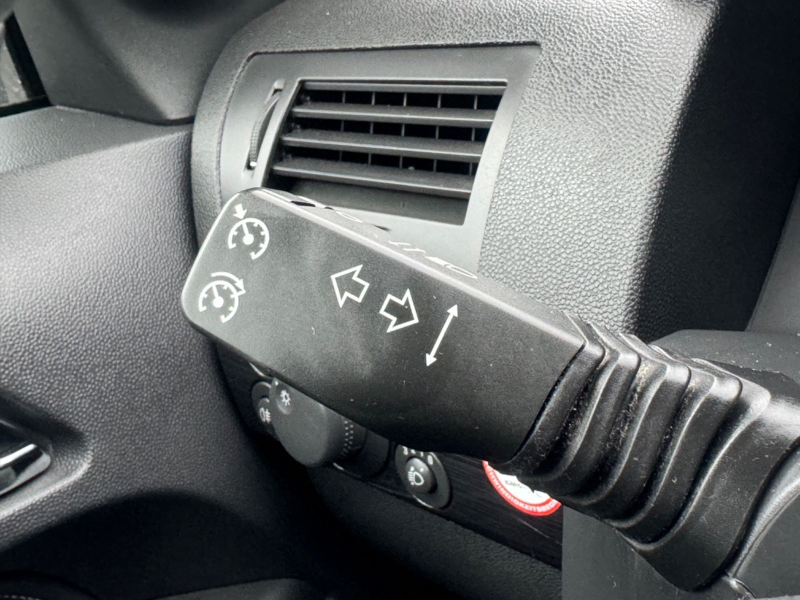 Fahrzeugabbildung Opel Astra Station Wagon/PDC/Tempom./Klimaautom.