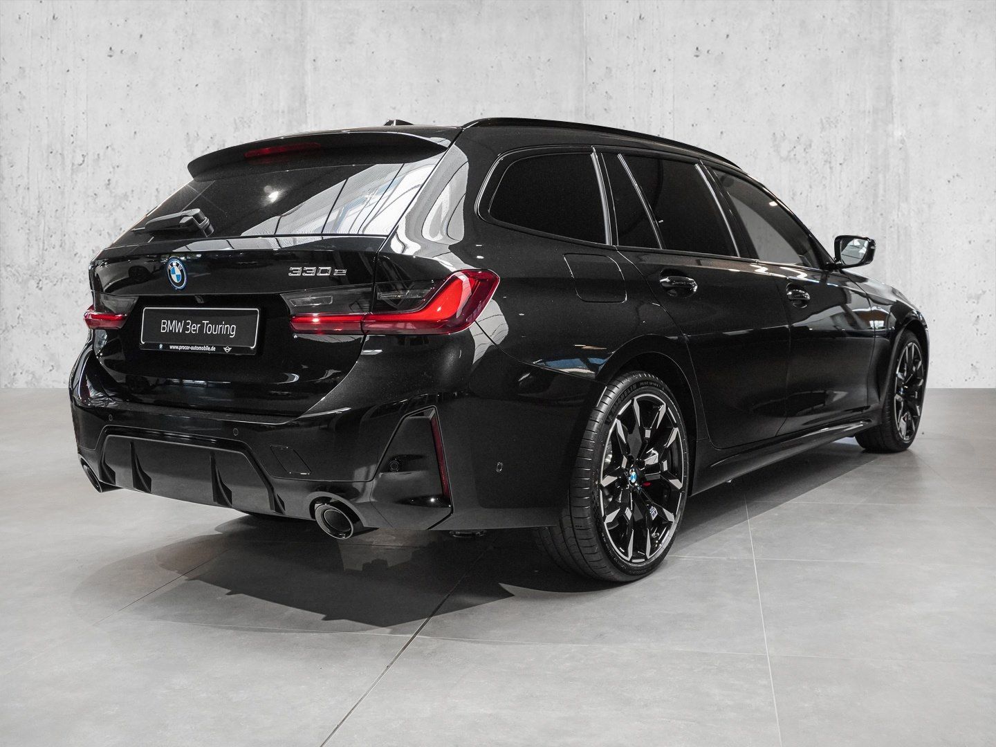 BMW 330 - Bild 2