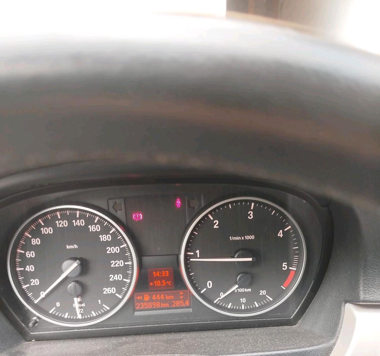 BMW 318 2012 — photo 6