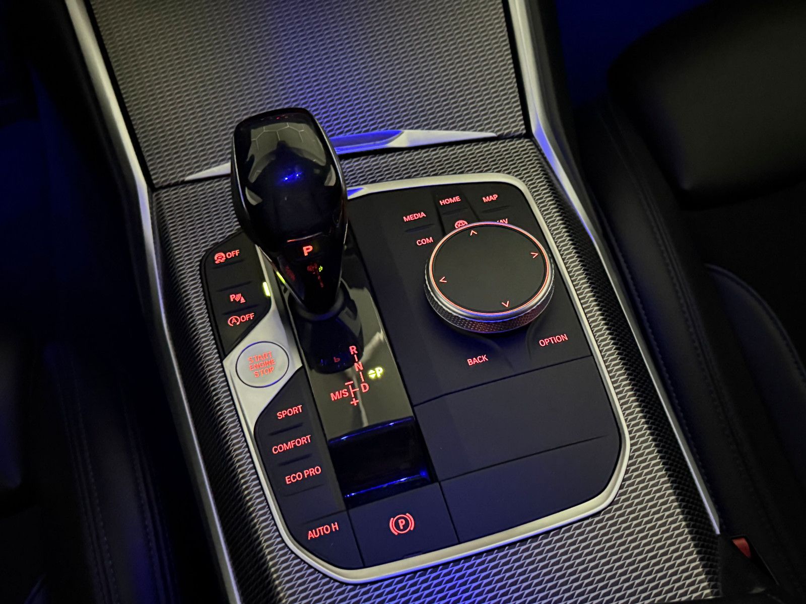 Fahrzeugabbildung BMW 330 i Lim. M SPORT/HIFI/VRTL+/DAB+/KAMERA/LASER