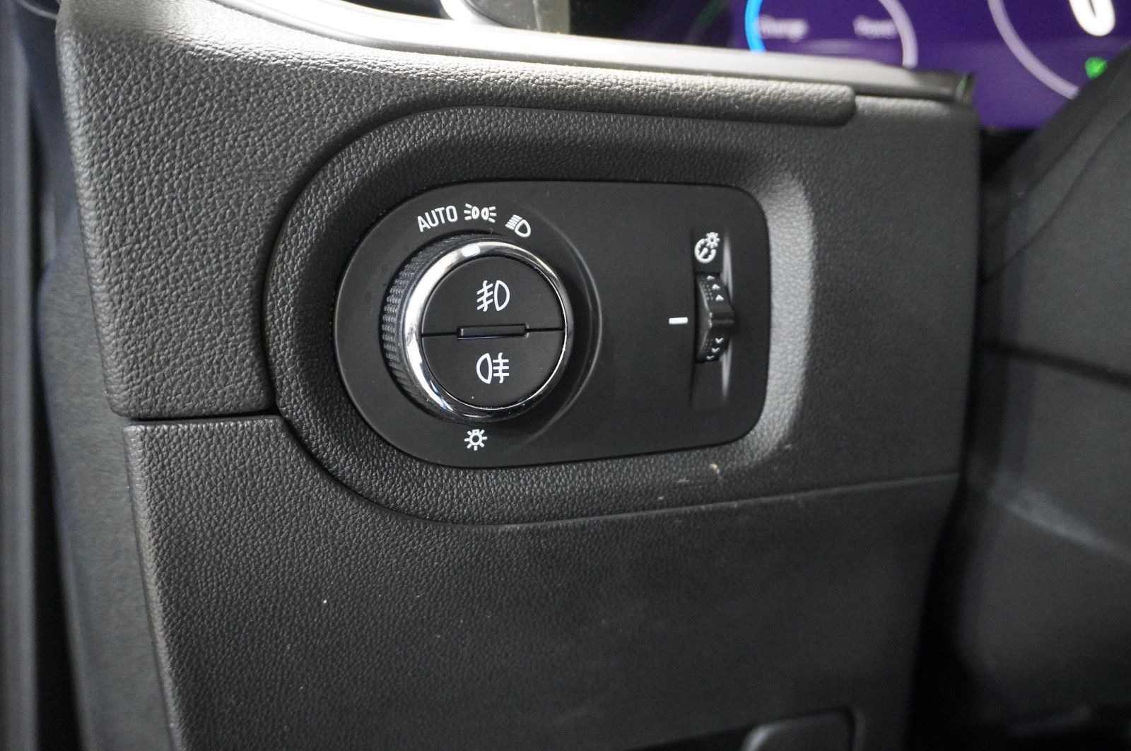 Fahrzeugabbildung Opel Grandland (X) 1.6 HYBRID 4X4 ULTIM. NAVI/360°/SH