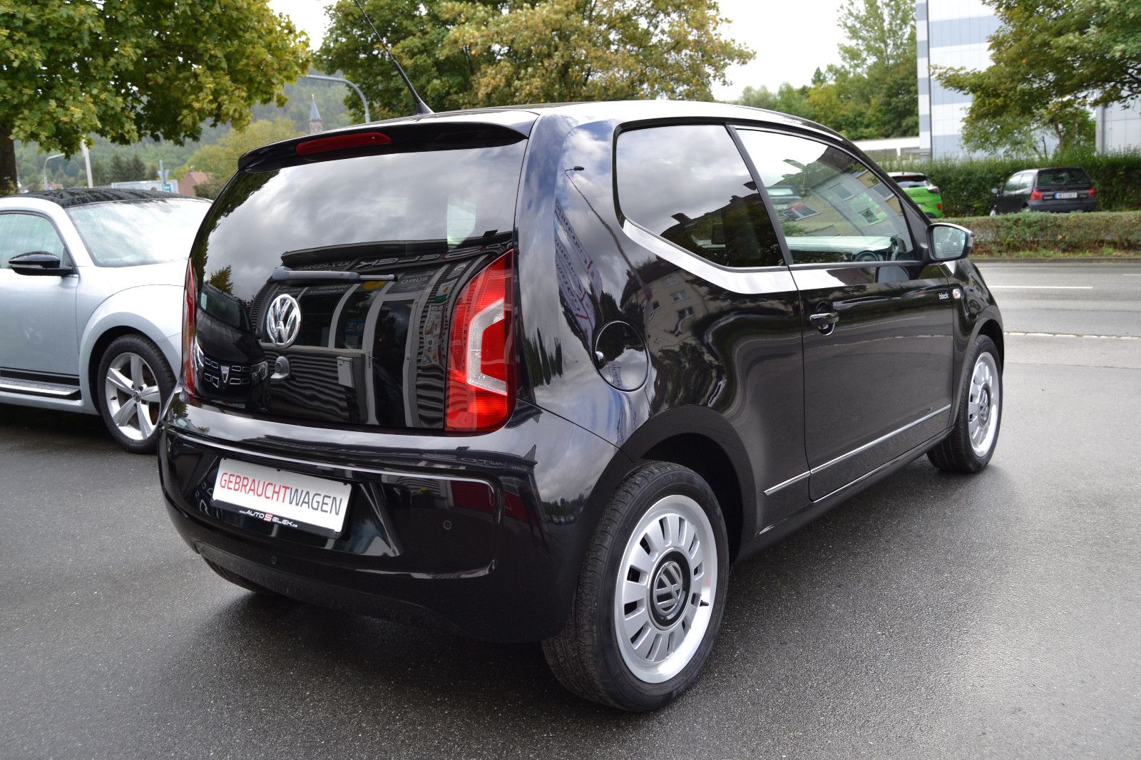 Fahrzeugabbildung Volkswagen up! black up!/Panoramadach/Klima/Navi