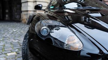 2011 Aston Martin DBS — миниатюра 11