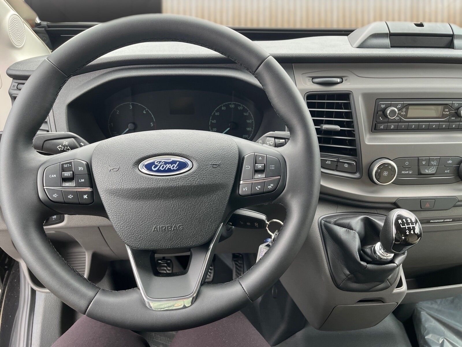 Fahrzeugabbildung Karmann Dexter 4x4 DE 570 AW Klima, RFK, El. Trittstufe