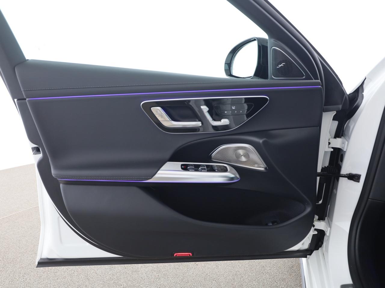 Mercedes-Benz E 220 d T AMG Digital Light Night Burmester MBUX