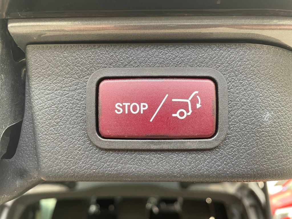 Fahrzeugabbildung Mercedes-Benz V 300 ED/L AMG 7 Sitze AIRMATIC 2,5t AHK SOUND