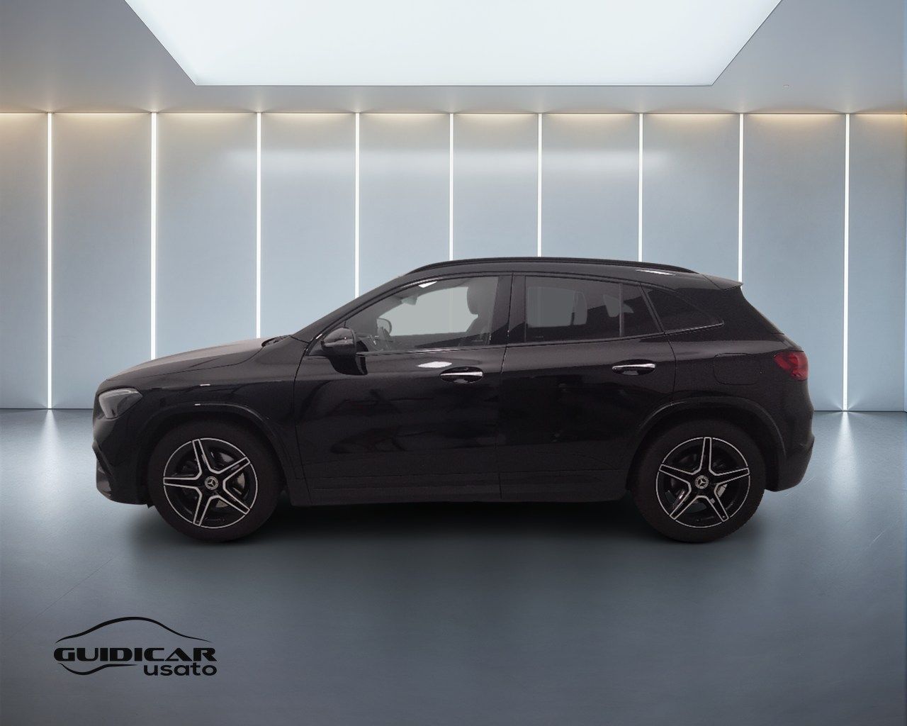 Mercedes-Benz GLA-H247 2023 - GLA 180 d AMG Line imagem 3
