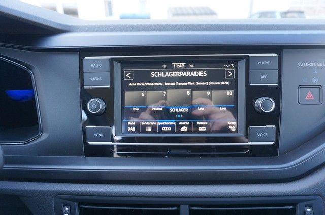 Fahrzeugabbildung Volkswagen Taigo TSI LED AHK SH PDC Klima DAB+