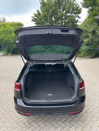 Volkswagen Passat Variant - 11