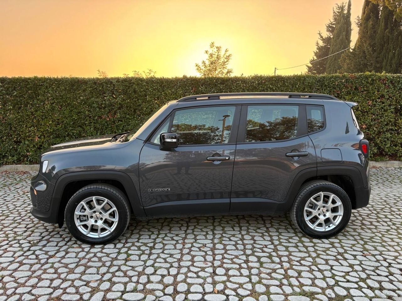 Jeep JEEP Renegade 1.3Hyb. 4xe Limited 190 Plug-In 20 imagem 3