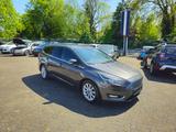 Ford Focus Turnier Titanium Navi* 16"Alu*AHK*Tempomat - Ford Focus mit Diesel-Antrieb: 16
