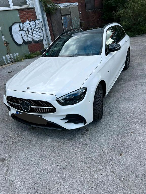Image of Mercedes-Benz E 300